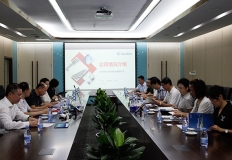 南山区人大常委会副主任邓志荣一行光临人生就是搏科技调查领导